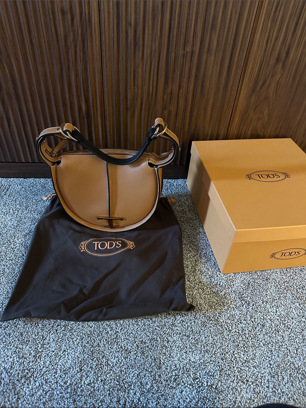 TOD'S Tan and Black Leather Saddle Shoulder Bag